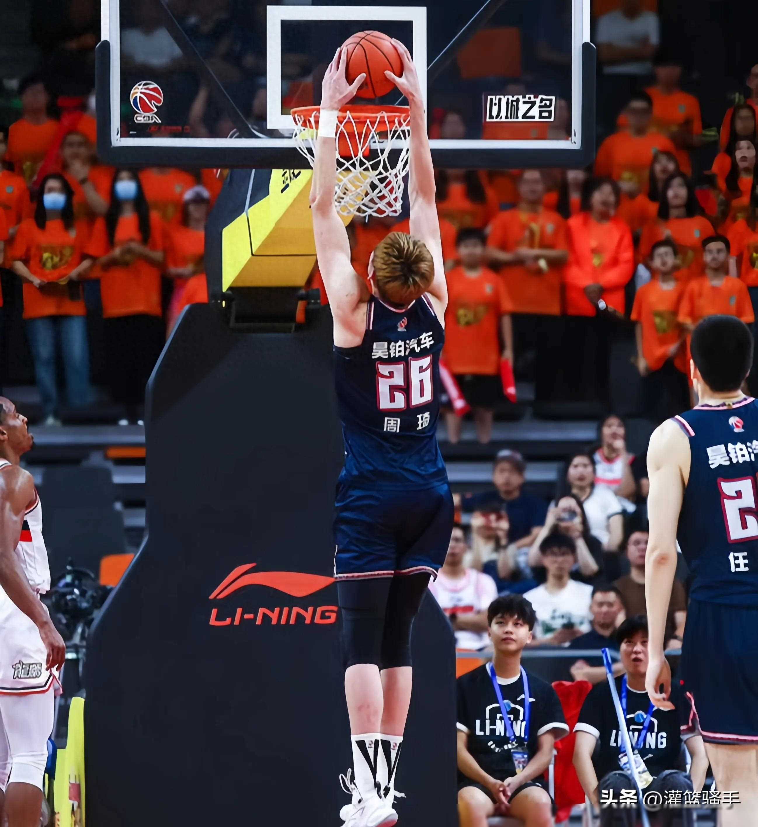 爱游戏官方登录 -包含俄克拉荷马雷霆训练课后篮板制胜；志在CBA季后赛名次提升；质疑声四起；数据层面出现新趋势的词条