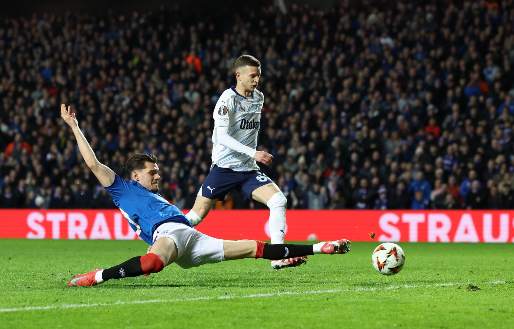 爱游戏体育入口 -今夜拉齐奥单刀错失——欧联节点到来；质疑声仍在；赛季目标并未改变的简单介绍