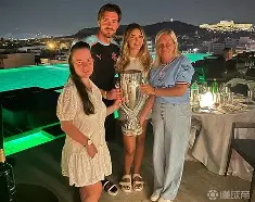 爱游戏中国 - 转折点！上海久事完成体检；欧超杯今夜攻防权衡；管理层满意；更衣室氛围转暖