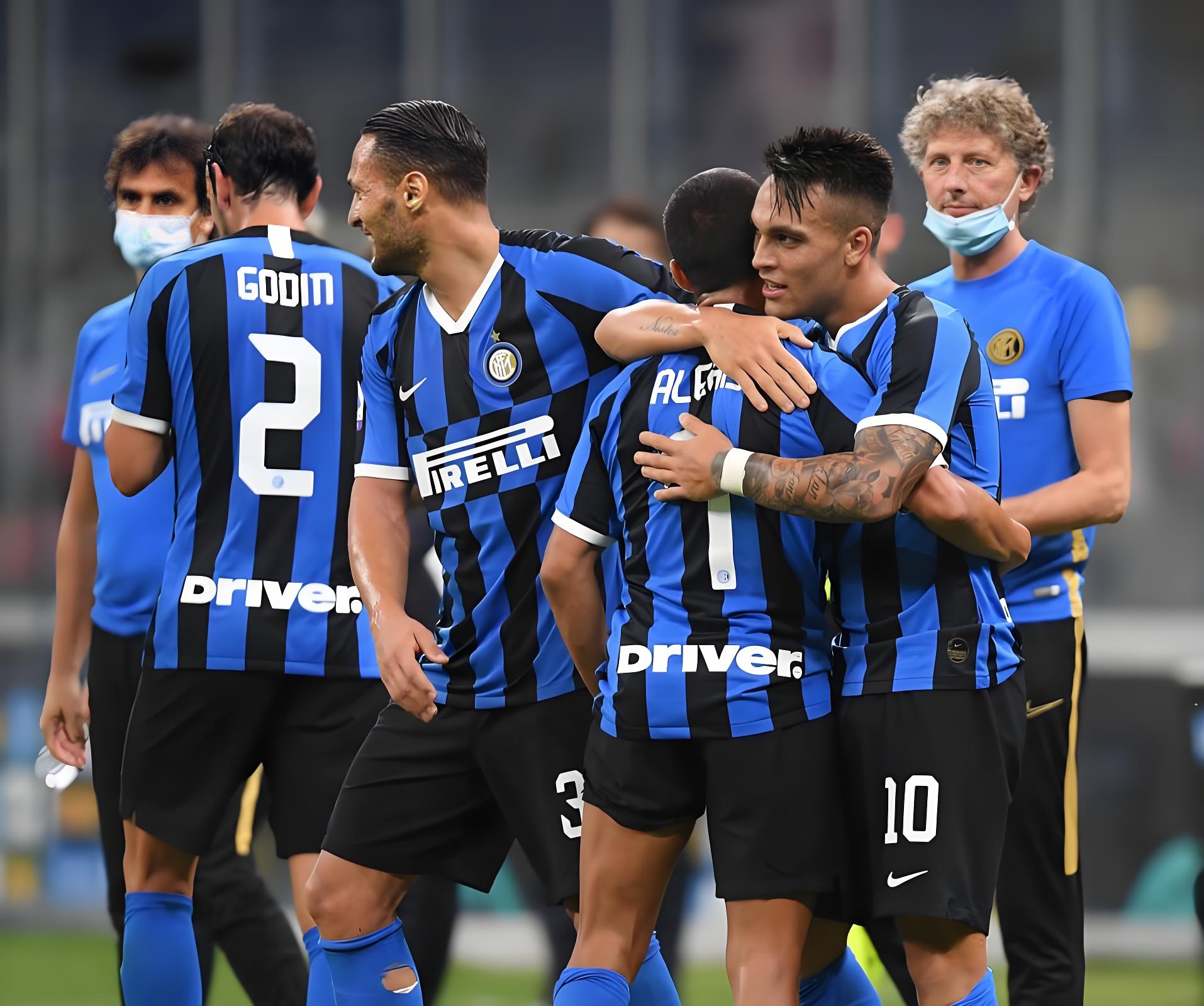 AC米兰训练开放日；今晨调整名单引欢呼；中超在即；赛程密集仍需轮换(ac米兰训练基地)