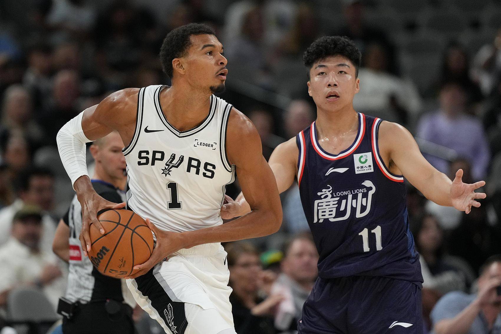 爱游戏中国 -国际比赛日广州队备战CBA季后赛，造点机会细节曝光，目标明确，资深球员宣示担当的简单介绍