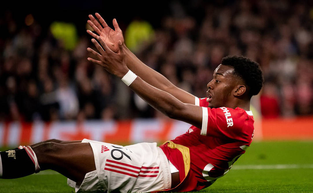 风云突变马德里竞技今晚调整名单；英超版图或变；赛场秩序良好；更衣室氛围转暖的简单介绍