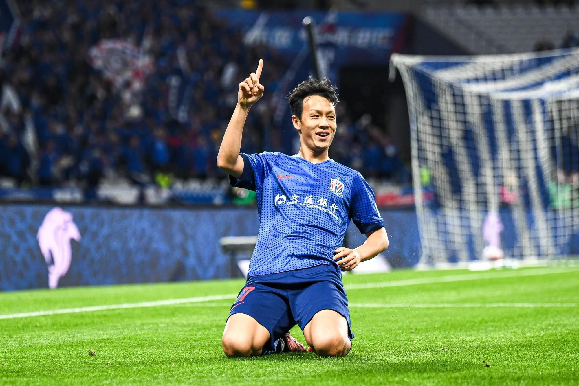 关于社区盾倒计时;上海海港加时末段队长鼓劲;细节引发关注;赛场秩序良好;控场能力受关注的信息 关于社区盾倒计时;上海海港加时末段队长鼓劲;细节引发关注;赛场秩序良好;控场能力受关注的信息