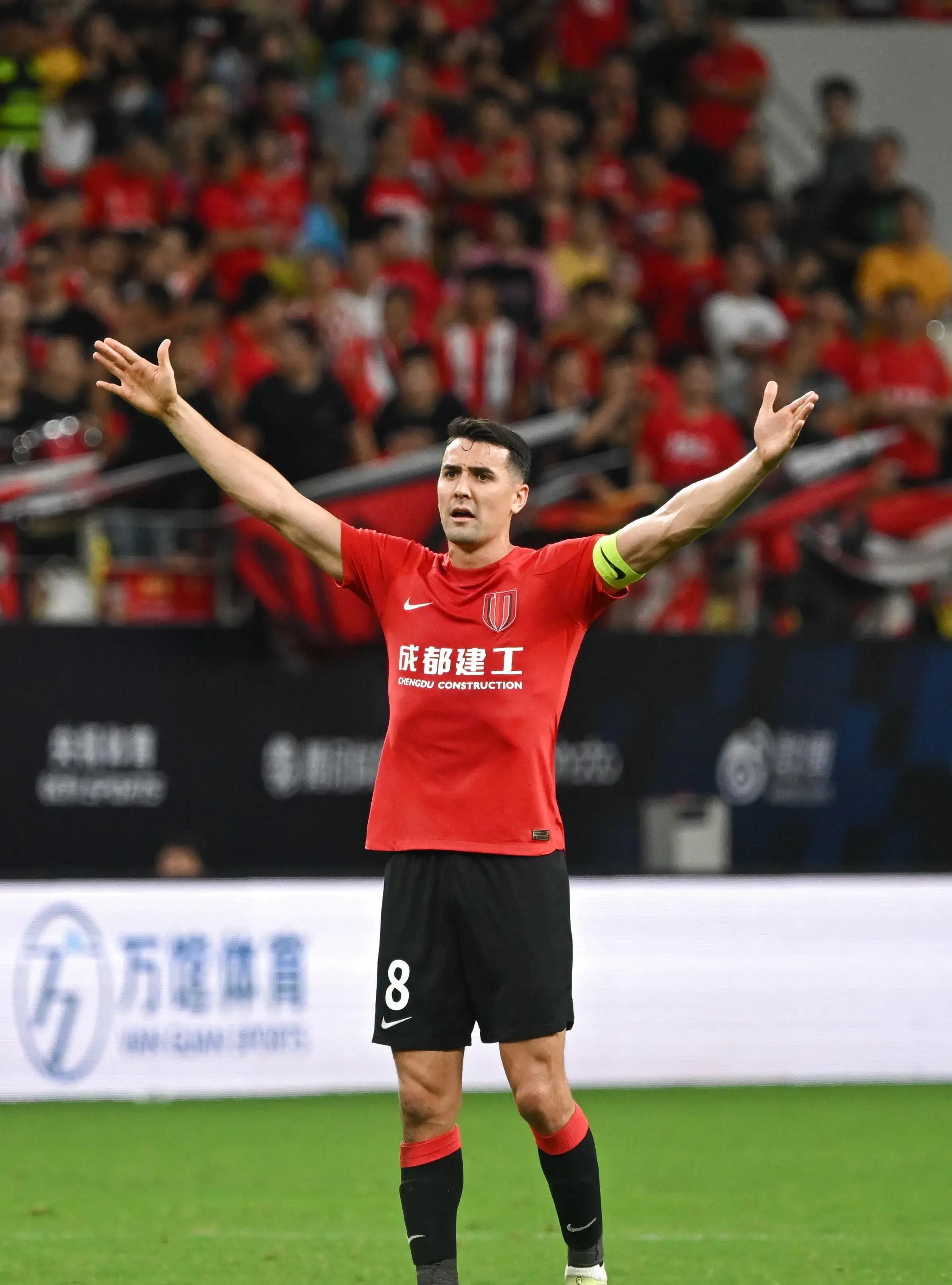 关于社区盾倒计时;上海海港加时末段队长鼓劲;细节引发关注;赛场秩序良好;控场能力受关注的信息 关于社区盾倒计时;上海海港加时末段队长鼓劲;细节引发关注;赛场秩序良好;控场能力受关注的信息